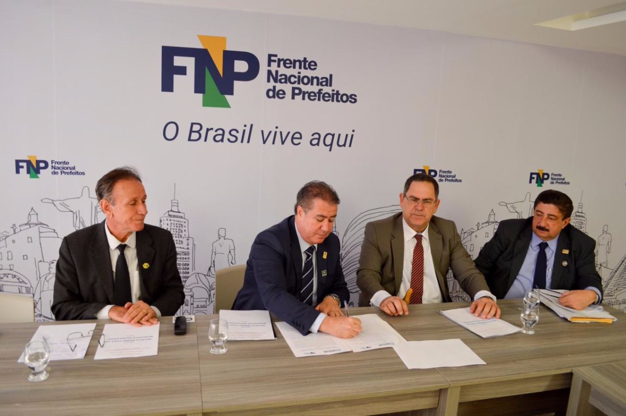 O prefeito de Gravatá, Joaquim Neto, participou do encontrou e destacou a importância deste acordo para o município.