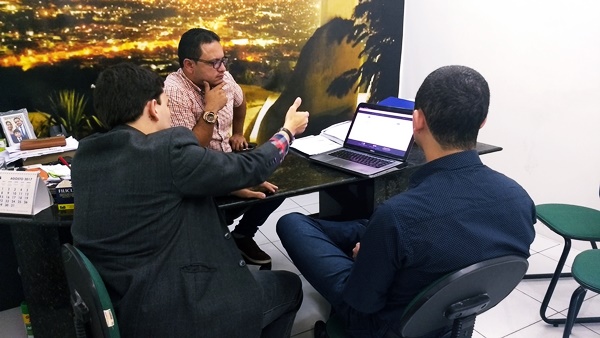 Apresentação do sistema de informatização já implantado em outras cidade (Foto: Clebson Amsterdan)
