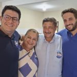Joaquim Neto vota acompanhado da família e expressa confiança na vitória