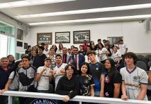 Aldo Lamassa é aplaudido por alunos do Erem Cleto Campelo na Câmara