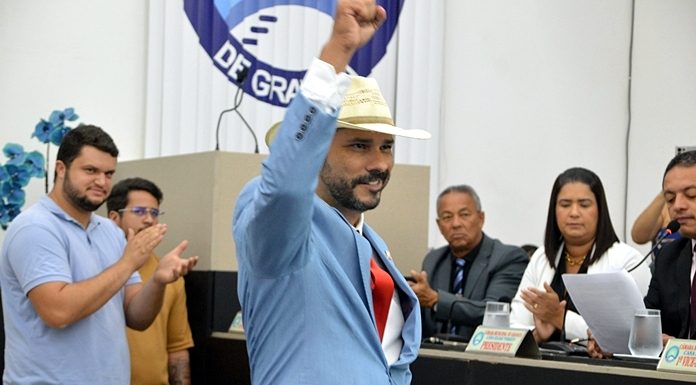 De suplente a vereador: Ricardo Malta toma posse na Câmara e assume cadeira