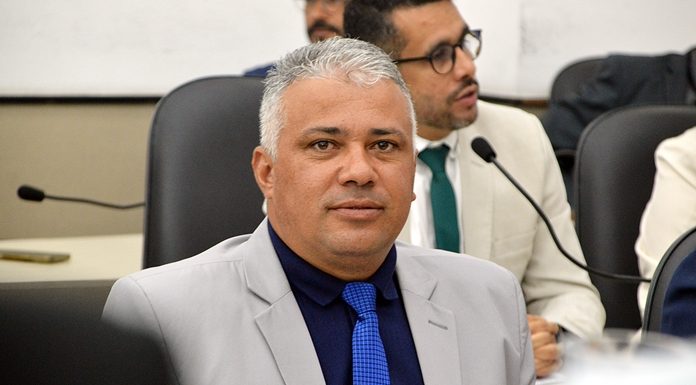 Portal De Olho Em Gravatá recebe Voto de Aplausos proposto por Gil Dantas